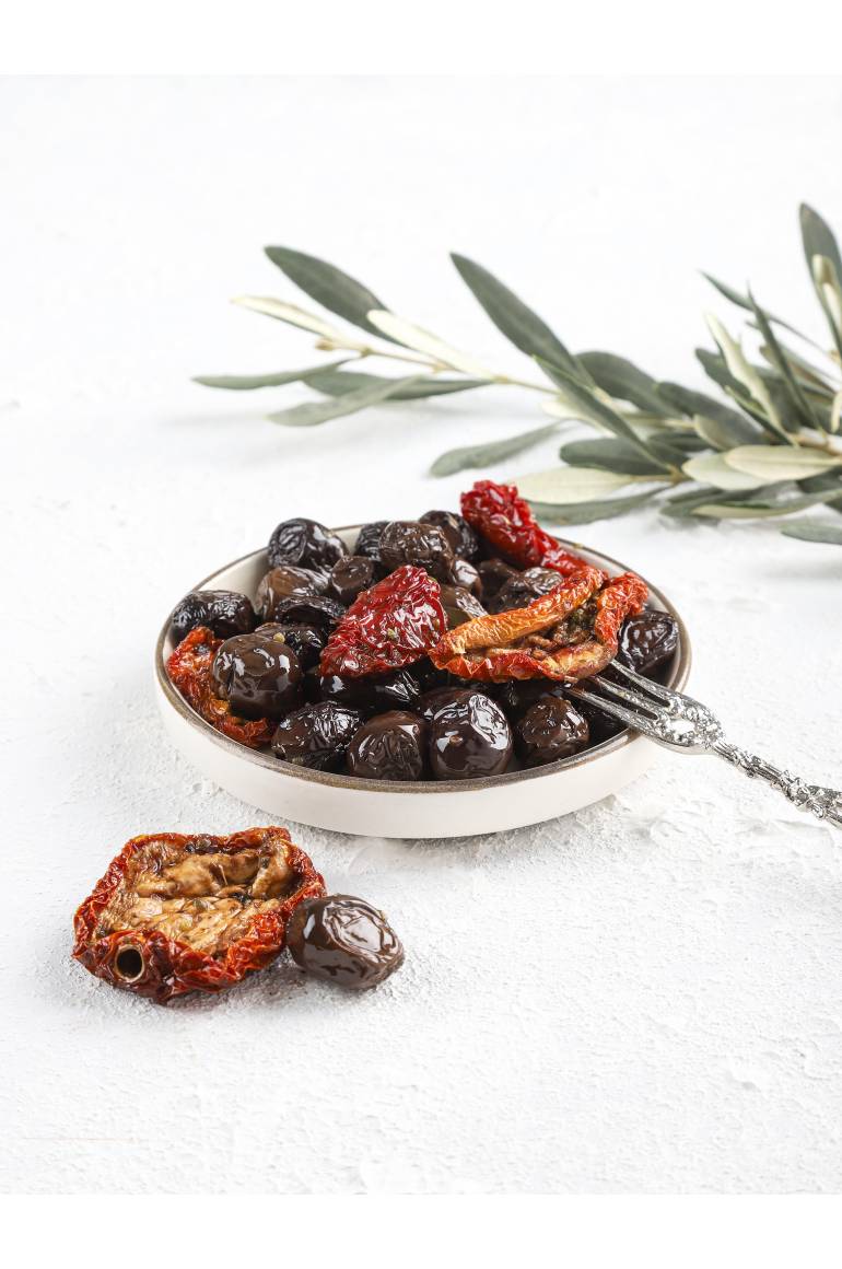 Soslu Siyah Zeytin 1KG